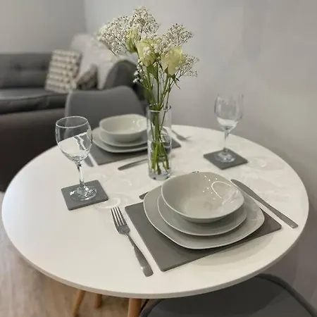 Luxury 1 Bedroom Bournville Apartment Birmingham Exterior photo