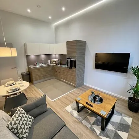 Luxury 1 Bedroom Bournville Apartment Birmingham Exterior photo
